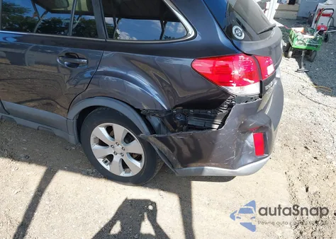 2010 Subaru Outback 2.5I Premium z USA, uszkodzony, nr VIN 4S4BRBCCXA3375017